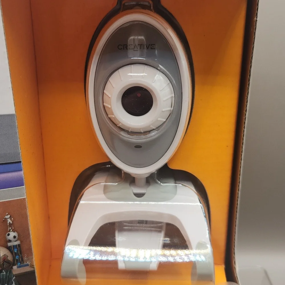 Creative Labs Webcam Instant Model VF0040 -White With Headset